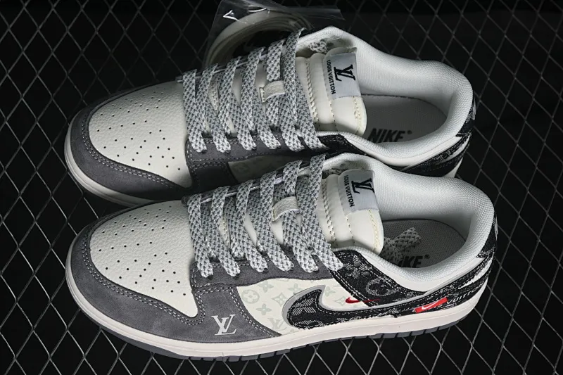 All Categories Nk SB Dunk Series Nk SB Dunk Low High-end Customized Low-top Shoes Nike SB Dunk Low LV Co-branded Zhubahei Denim Anniversary High-end Customized Low-top Casual Shoes YX5066-387